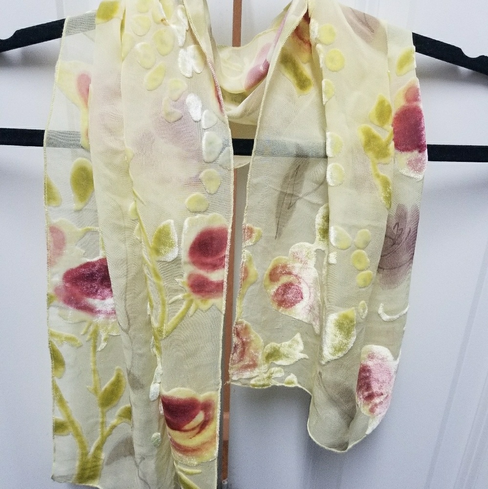 Scarf - Picture 4 of 6
